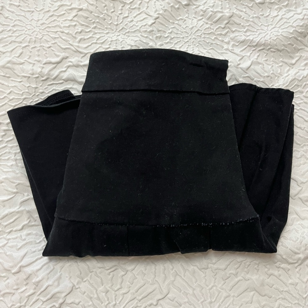 Tillys black mini skirt, in perfect condition, only worn once, size is an xs.